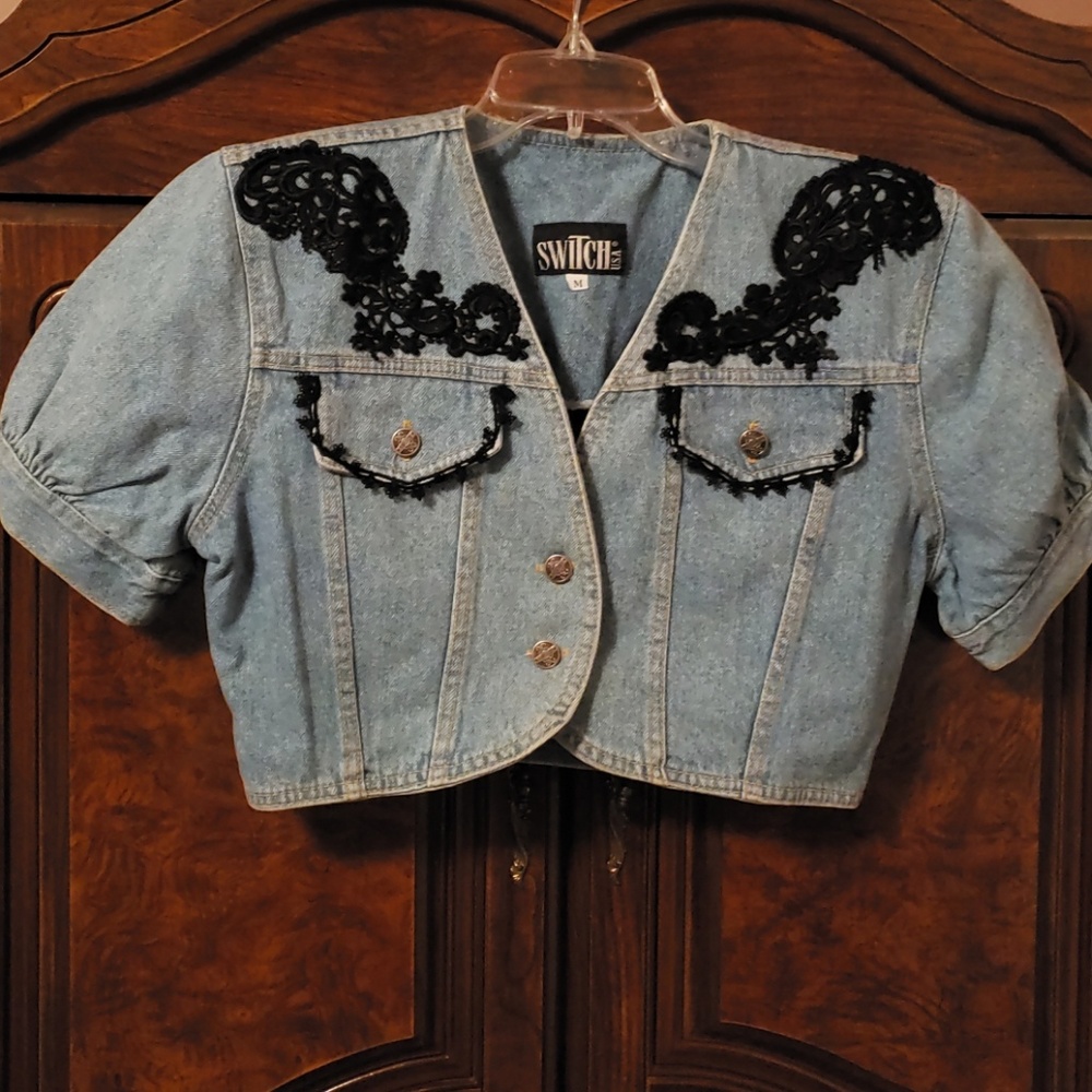 Crop Jean Jacket with Appliques Size M